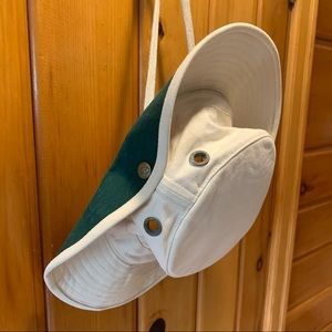 Tilley hat 7 1/4, 22 3/4 inch field sun hat